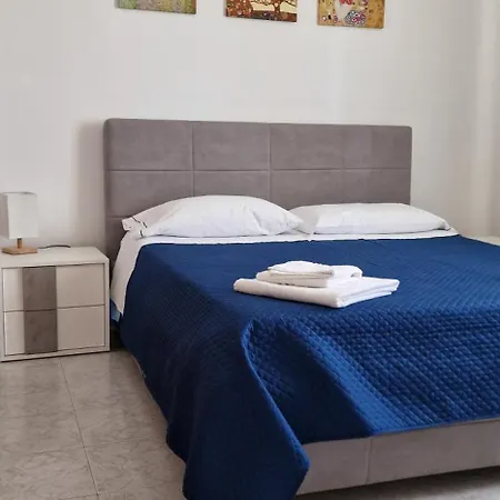 Silvia Apartment *